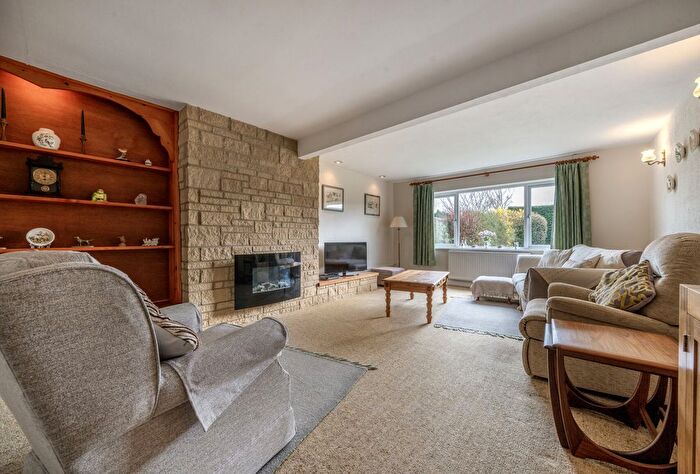3 Bedroom Bungalow For Sale In Standlake Road, Ducklington, Witney, Oxfordshire, OX29