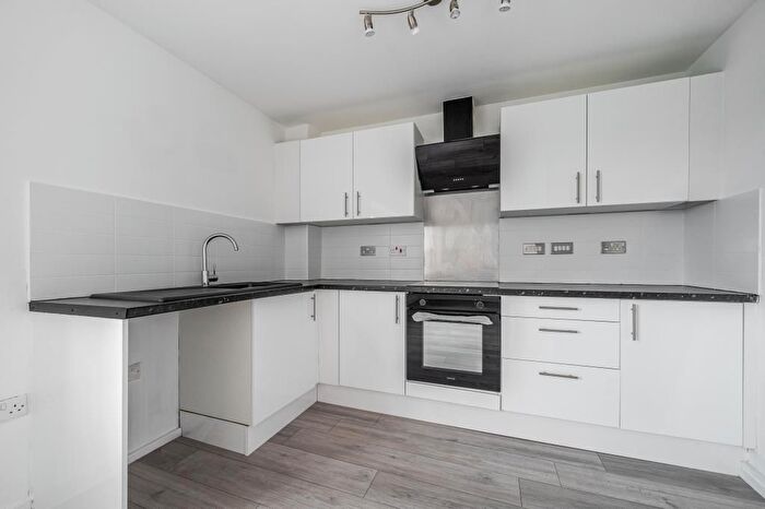 2 Bedroom Flat For Sale In Slough, Centrika, Bath Road, SL1