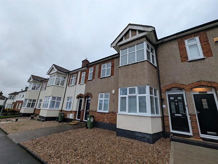 2 Bedroom Maisonette To Rent In High Street, Hornchurch, RM12