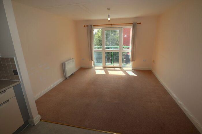 2 Bedroom Flat To Rent In Riverside Drive, Lincoln, LN5