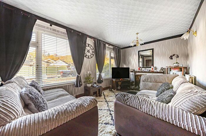 2 Bedroom Bungalow For Sale In Glandwr Park, Builth Wells, Powys, LD2
