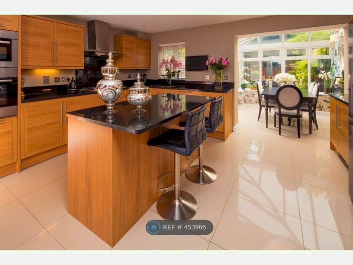 3 Bedroom Terraced House To Rent In Sovereign Mews, Hadley Wood, EN4