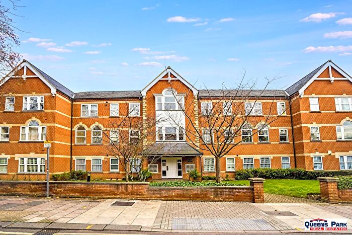 2 Bedroom Flat To Rent In Salusbury Road, London, NW6