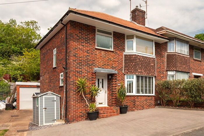 3 Bedroom Semi-detached House For Sale In Ashurst Road, Brighton, BN2