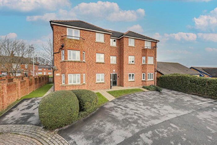 2 Bedroom Flat For Sale In Saxstead Rise, Leeds, West Yorkshire, LS12