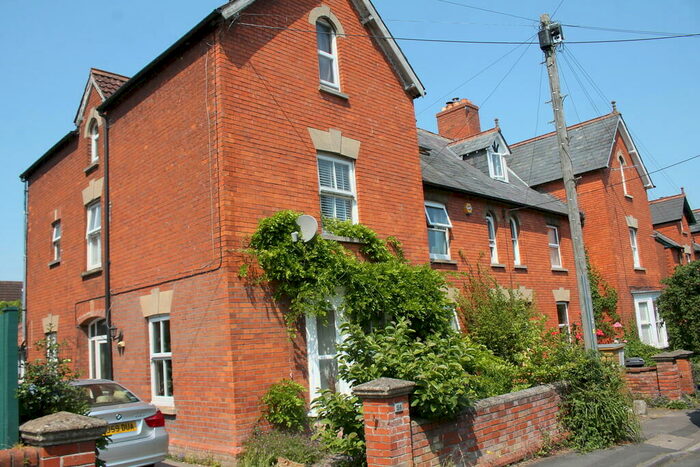 4 Bedroom End Of Terrace House To Rent In Norbins Road, Glastonbury, BA6