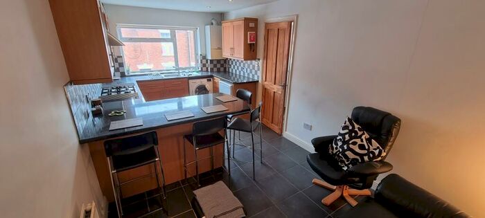 4 Bedroom Maisonette To Rent In Hill Street, Leamington Spa, CV32