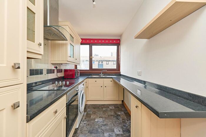 2 Bedroom Flat To Rent In Old Croft Place, Aberdeen, AB16