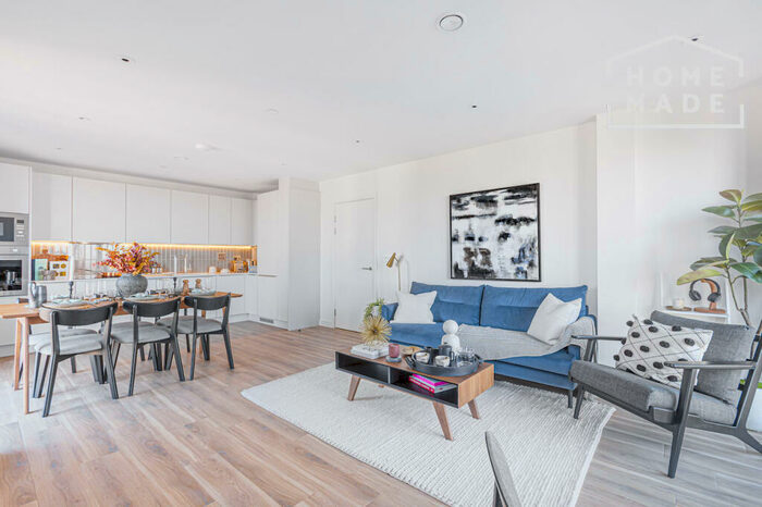 3 Bedroom Apartment To Rent In George Street, Croydon, CR0