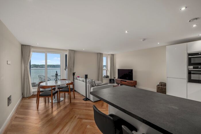 2 Bedroom Flat For Sale In Riverside Drive, Dundee, DD1