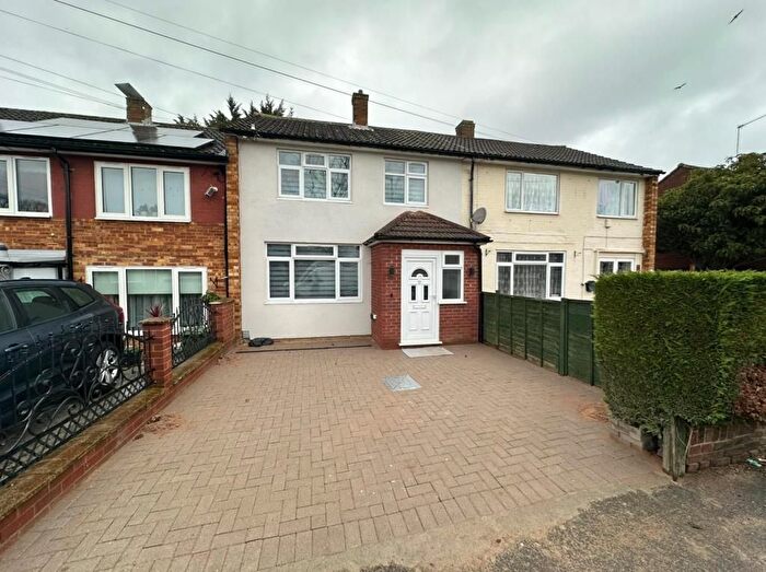 3 Bedroom Terraced House To Rent In Slough, Berkshire, SL2