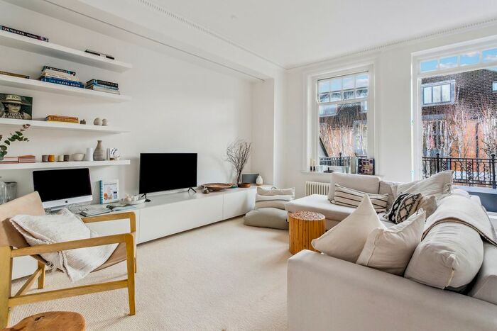 2 Bedroom Flat To Rent In Upper Richmond Road, Putney, SW15