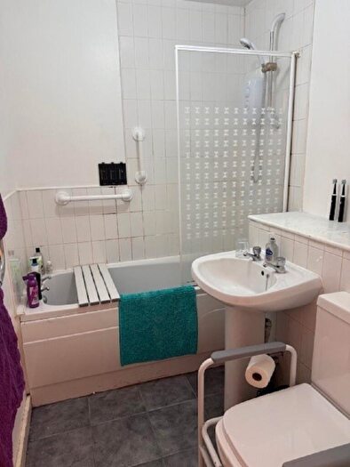 2 Bedroom Flat For Sale In Cara House, - Whalley Road, Whalley Range, Manchester., M16