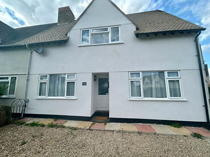 4 Bedroom Semi-Detached House To Rent In Bathurst Road, Cirencester, Gloucestershire, GL7