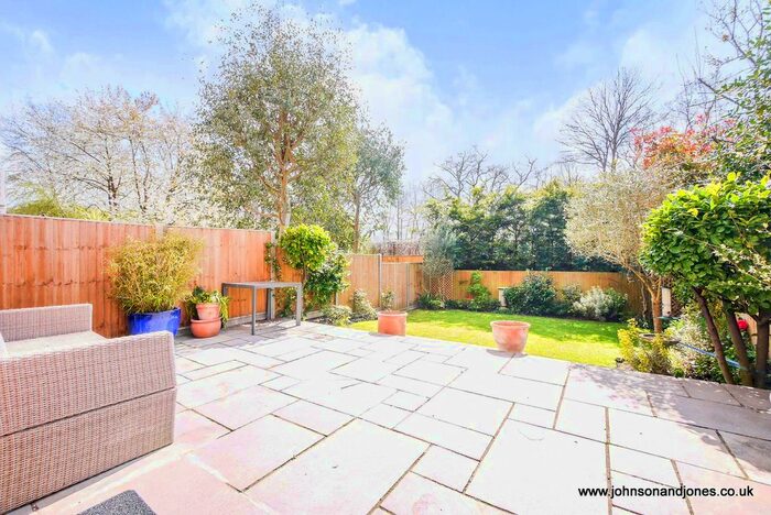 4 Bedroom Town House To Rent In Whitehill Place, Virginia Water, GU25