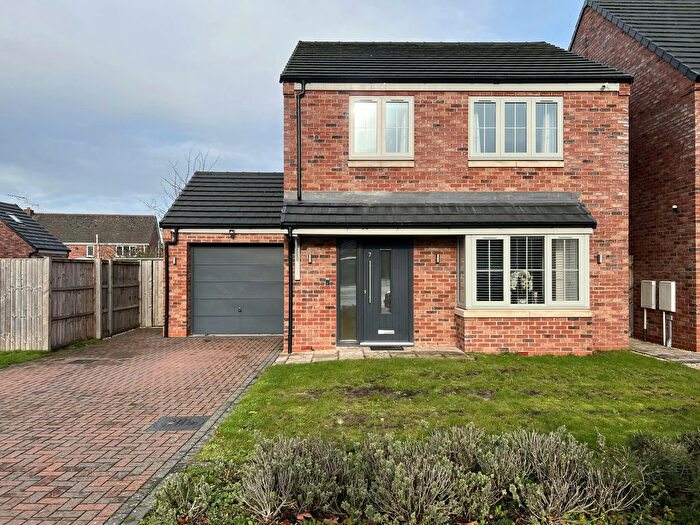 Town House To Rent In Tudor Close, Market Drayton, TF9