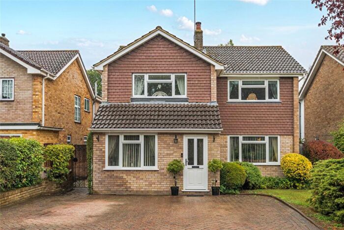 4 Bedroom Detached House For Sale In Lansdowne Avenue, Orpington, BR6