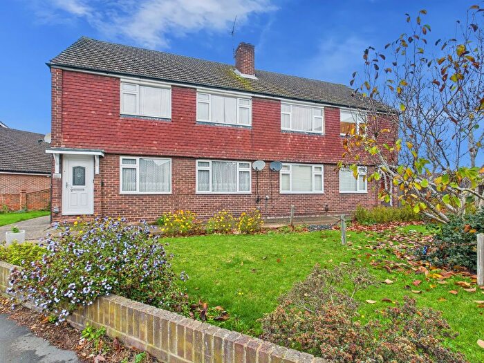 2 Bedroom Maisonette For Sale In Chertsey Road, Ashford, Surrey, TW15