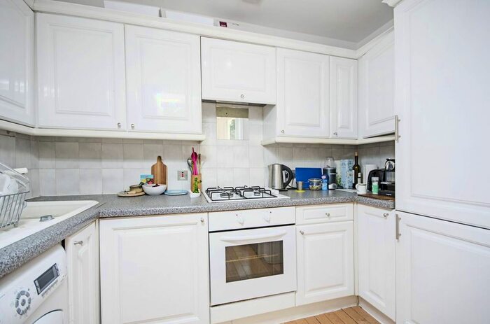 2 Bedroom Flat To Rent In Belgrave Gardens, St John's Wood, London, NW8