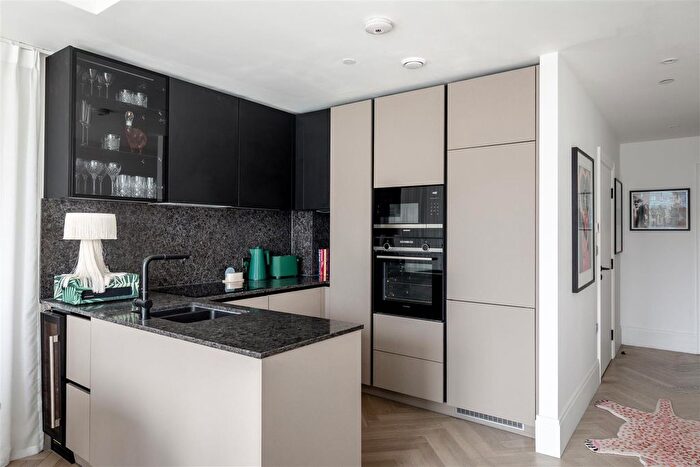 2 Bedroom Flat For Sale In Gloucester Place, Brighton, BN1