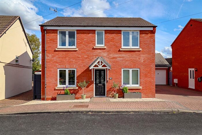 3 Bedroom Detached House For Sale In Old Road, Bishops Itchington, Warwick, CV47