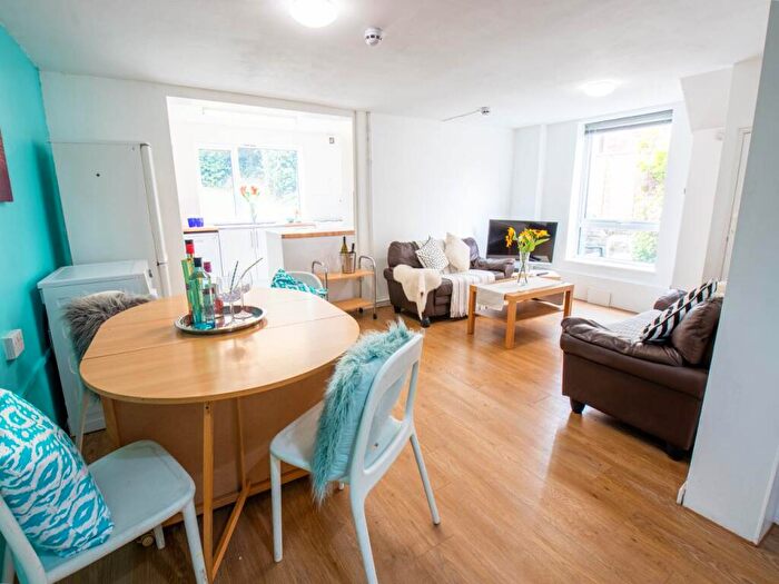 5 Bedroom House To Rent In Tenterden Drive, Canterbury, CT2