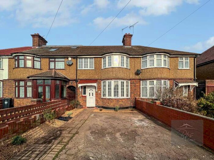 3 Bedroom Terraced House To Rent In The Vale, Heston, TW5