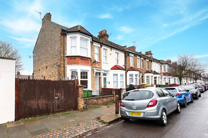 3 Bedroom End Of Terrace House For Sale In Ceres Road, Plumstead, SE18