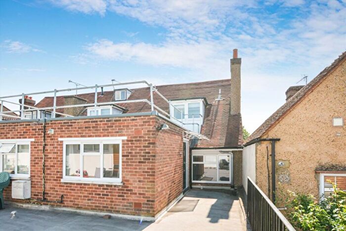 3 Bedroom Maisonette To Rent In Packhorse Road, Gerrards Cross, SL9