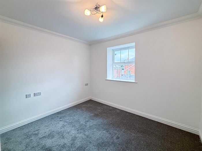 2 Bedroom Apartment To Rent In West Street, Axminster, EX13