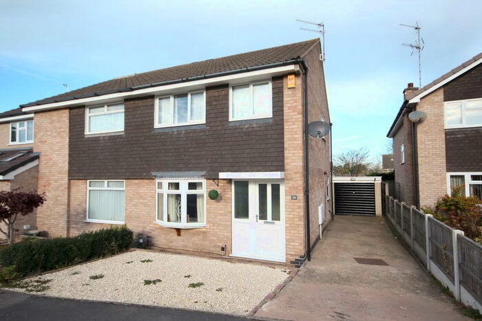 3 Bedroom Semi-Detached House To Rent In Catterick Drive, DE3