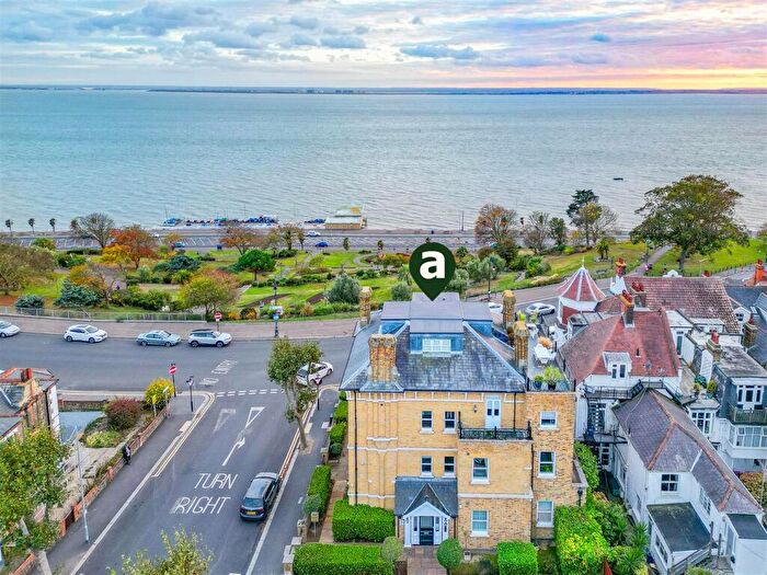 2 Bedroom Apartment For Sale In Allcoat House, Westcliff-On-Sea, SS0