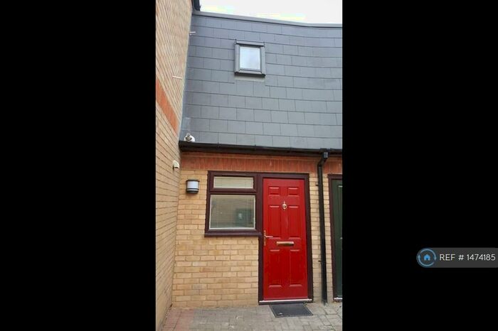 Studio To Rent In Island Gardens, London, E14