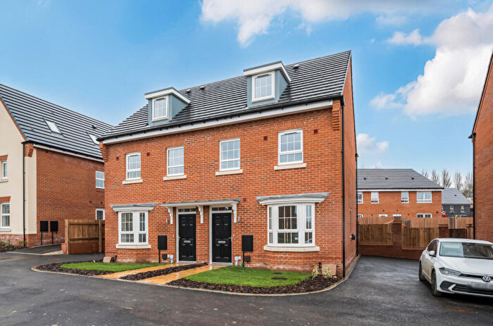 3 Bedroom Semi Detached House To Rent In Bairstow Road, ME20