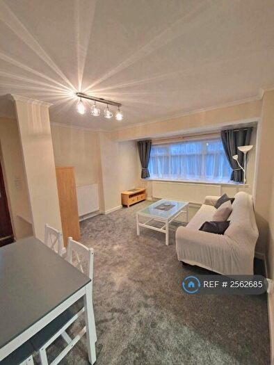 1 Bedroom Flat To Rent In Brantingham Road, Whalley Range, Manchester, M16