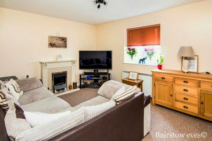 1 Bedroom Flat To Rent In Bancroft Chase, Hornchurch, RM12