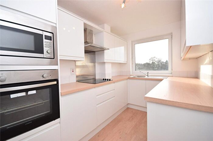 2 Bedroom Apartment To Rent In Lidgett Park Court, Roundhay, Leeds, LS8