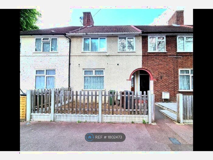 3 Bedroom Terraced House To Rent In Dagenham Avenue, Dagenham, RM9