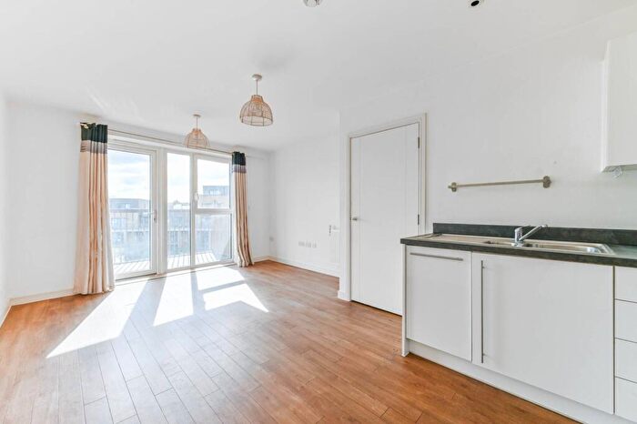 1 Bedroom Flat For Sale In Whitestone Way, Purley Way, Croydon, CR0
