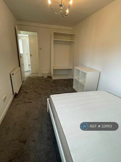 2 Bedroom Flat To Rent In Gogarloch Syke, Edinburgh, EH12