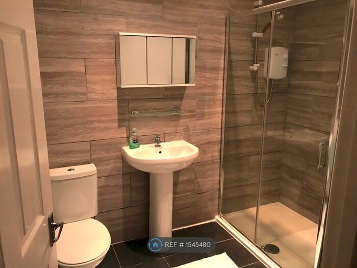 1 Bedroom Detached House To Rent In High Street, Horley, RH6