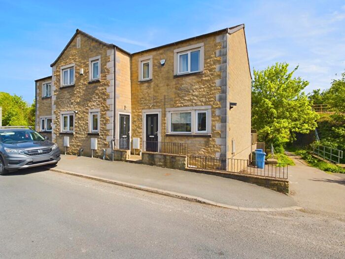 3 Bedroom Town House To Rent In Otley Road, Skipton, BD23