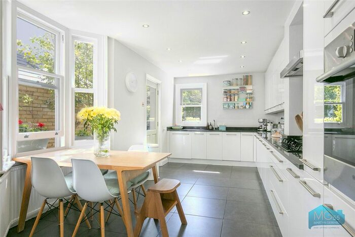 4 Bedroom Terraced House To Rent In Lincoln Road, East Finchley, London, N2