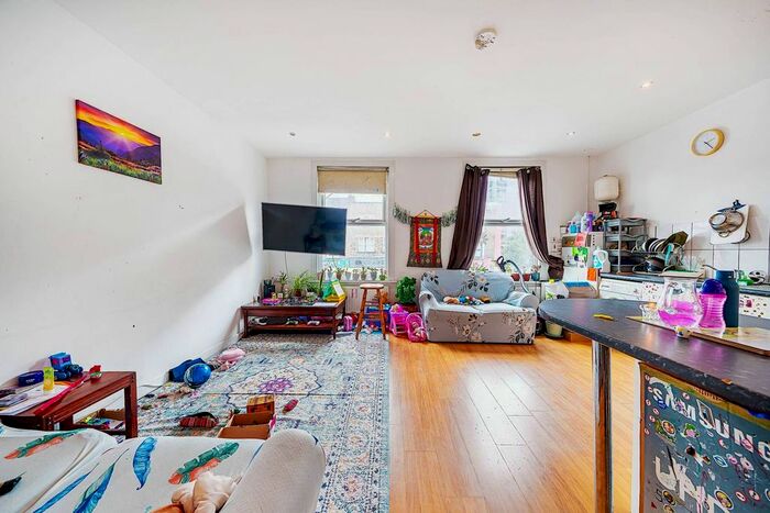 2 Bedroom Flat To Rent In Barking Road, Canning Town, London, E16