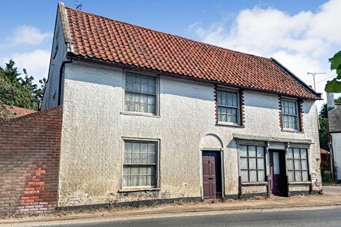 Detached House For Sale In The Street, Farnham, Saxmundham, IP17