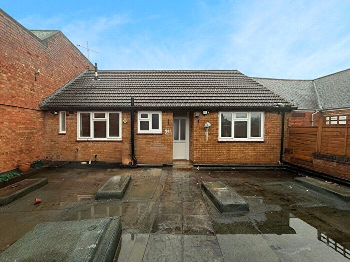 2 Bedroom Flat To Rent In Uppingham Road, Leicester, LE5