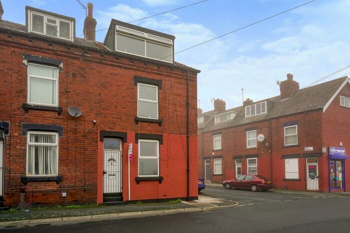 2 Bedroom House To Rent In Ivy Avenue, Leeds, LS9