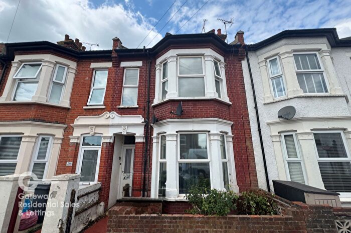 1 Bedroom Apartment For Sale In Belle Vue Place, Southend-on-Sea, Essex, SS1
