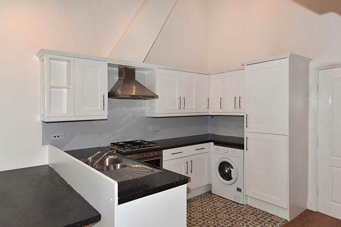 2 Bedroom Flat For Sale In Chester Road, Macclesfield, SK11