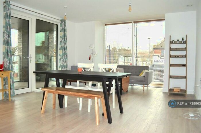 2 Bedroom Flat To Rent In Academy House, London, E13